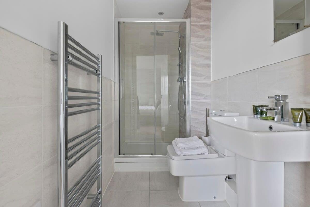 Spacious 1 Bedroom Apartment In A Converted Mill Leeds  Zewnętrze zdjęcie
