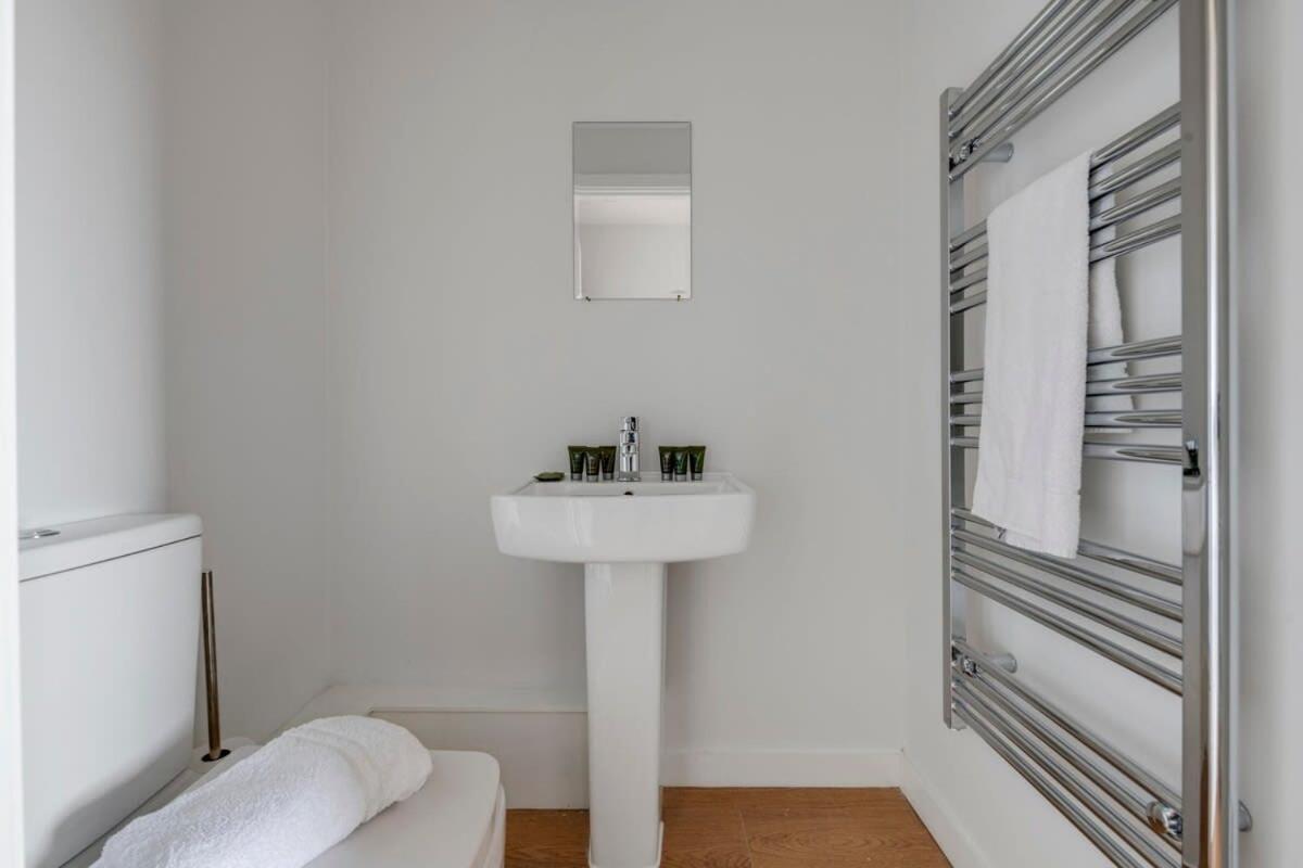Spacious 1 Bedroom Apartment In A Converted Mill Leeds  Zewnętrze zdjęcie
