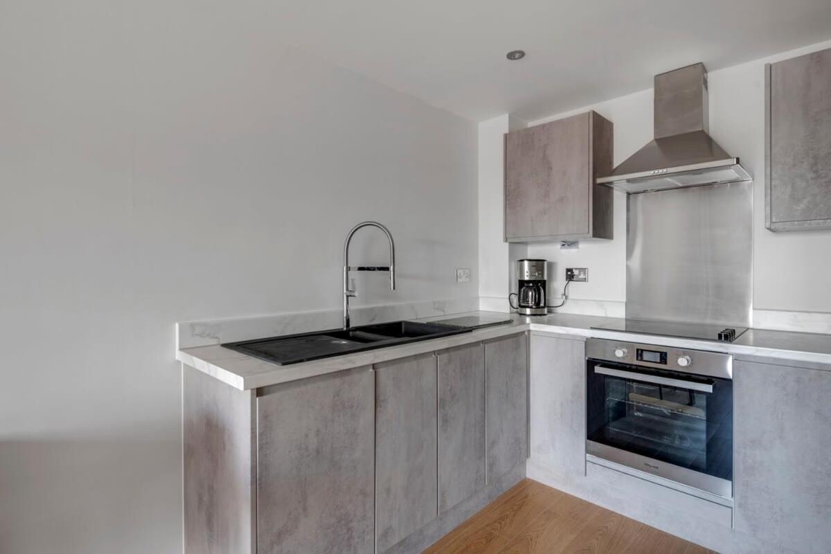 Spacious 1 Bedroom Apartment In A Converted Mill Leeds  Zewnętrze zdjęcie