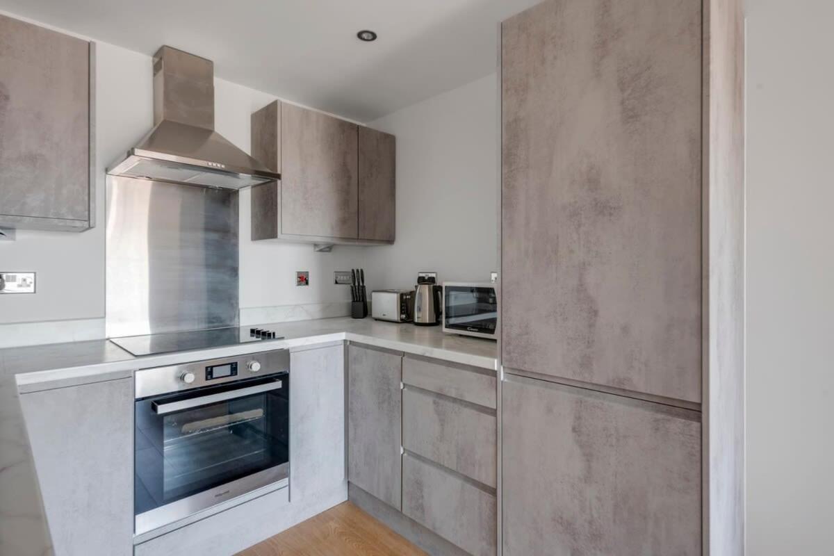 Spacious 1 Bedroom Apartment In A Converted Mill Leeds  Zewnętrze zdjęcie