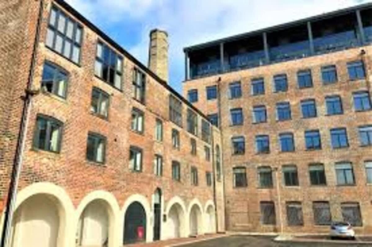Spacious 1 Bedroom Apartment In A Converted Mill Leeds  Zewnętrze zdjęcie