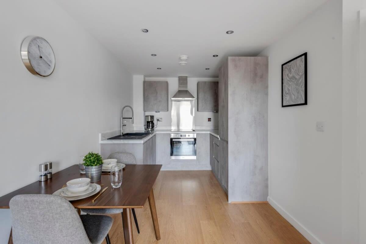 Spacious 1 Bedroom Apartment In A Converted Mill Leeds  Zewnętrze zdjęcie